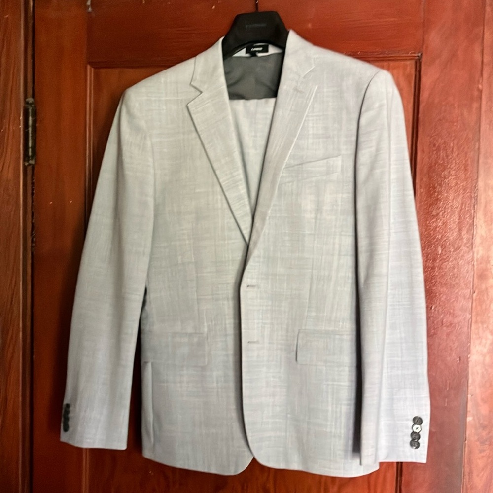 Express Extra Slim Light Grey Modern Tech 38s 30w - image 1